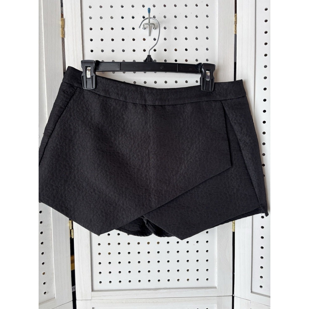 Kaitlyn‎ Black Textured Dressy Shorts Unsized 32" Waist 12" Long